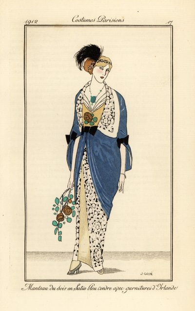 Femme en robe de soirée en satin bleu cendre avec dentelle irlandaise. Manteau du soir en satin bleu cendre avec garnitures d
