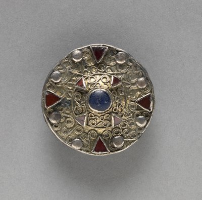 Broche à disque filigrané avec bosse centrale, fin des années 600 - Frankish School
