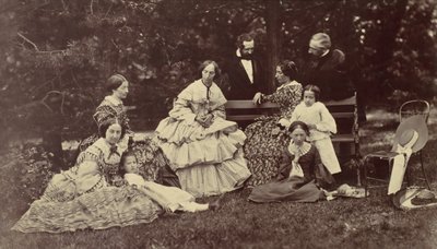 [Portrait de groupe de quatre femmes, deux hommes et trois enfants dans un jardin], années 1850-60 - Franz Antoine