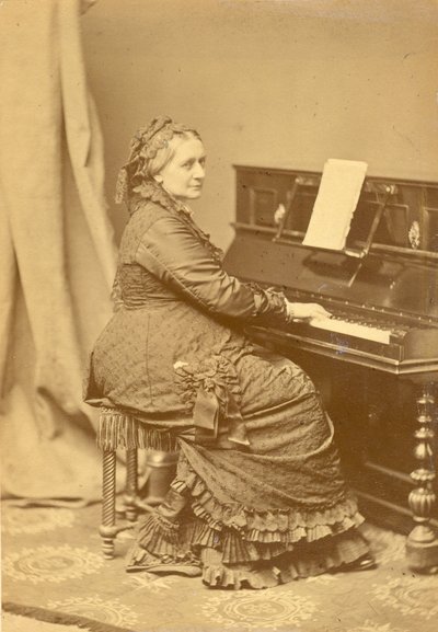 Portrait de Clara Wieck-Schumann 1819-1896 au piano, vers 1878 - Franz Hanfstaengl