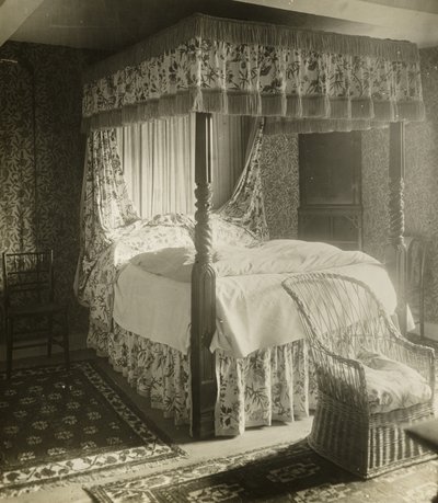 Kelmscott Manor : Bed Wm. Morris Was Born In - Frederick H. Evans