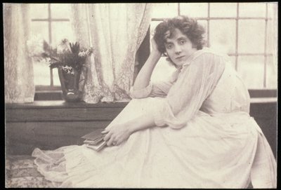 Portrait photographique de Beatrice Stella Tanner (1865-1940) Mme Patrick Campbell, par Frederick Hollyer (1837-1933) - Frederick Hollyer