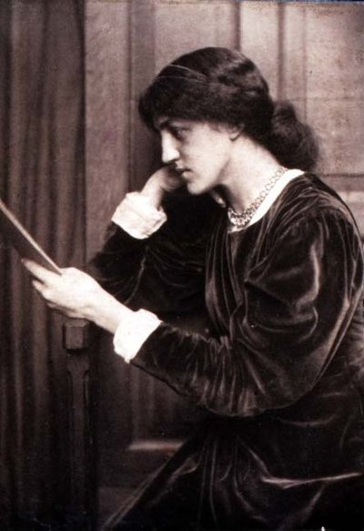 Photographie de portrait de May Morris (1862-1938), fille de Jane Morris par Frederick Hollyer (1837-1933) - Frederick Hollyer