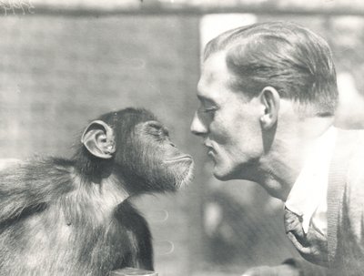 Booboo le chimpanzé et John Shelly au zoo de Londres, septembre 1927 - Frederick William Bond