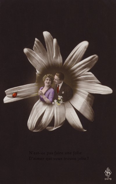Un jeune couple au centre d