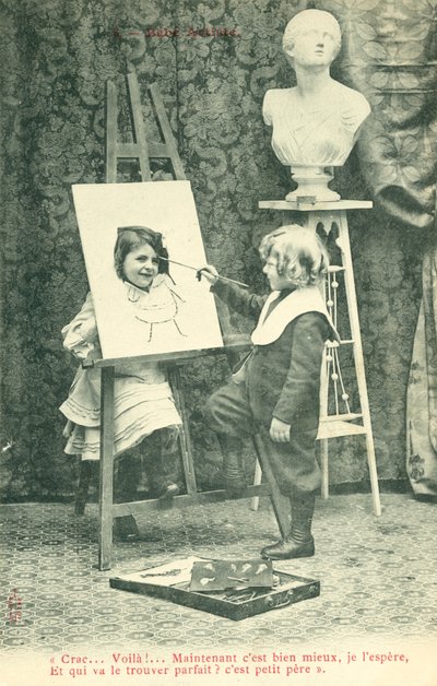 Enfants peignant, fille avec la tête à travers la toile - French Photographer