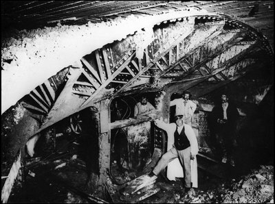 Construction du métro de Paris - Travaux du métro, ligne 1 - photographie - French Photographer