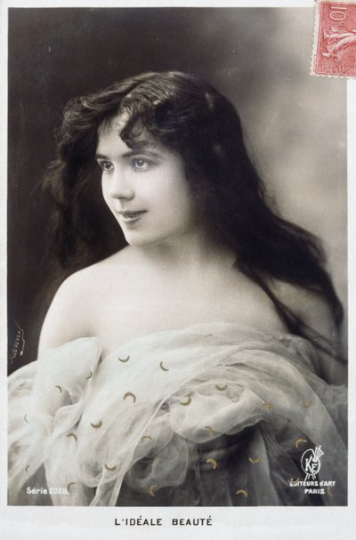Carte postale de nouvel an française représentant une belle femme - French Photographer