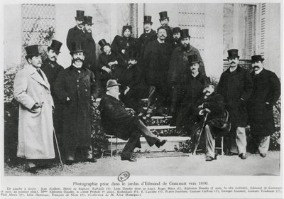 Groupe dans le jardin d