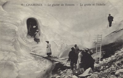 Grotte de glace et échelle, glacier des Bossons, Chamonix, France (photo n/b) - French Photographer