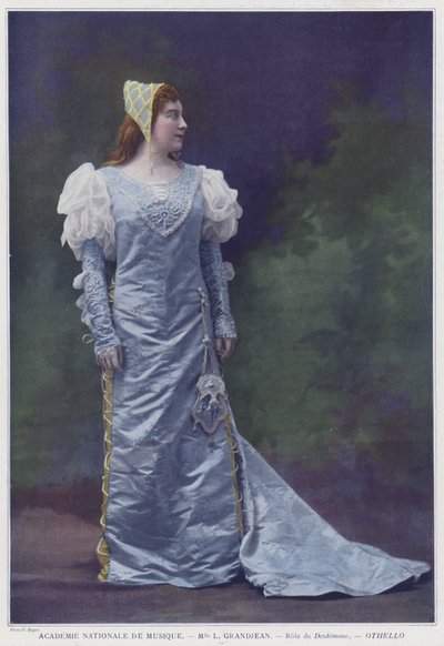 Louise Grandjean en Desdémone dans Othello - French Photographer