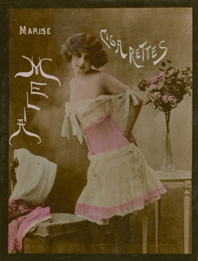 Marise, fille se déshabillant - French Photographer