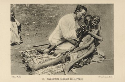 Missionnaire soignant des lépreux - French Photographer