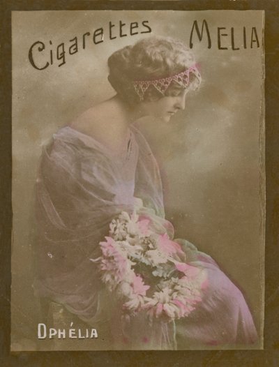 Ophélie, fille jouant un personnage shakespearien - French Photographer