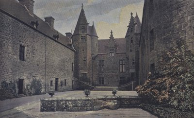 Ploubezre, Château de Kergrist, Ensemble sur la Cour d