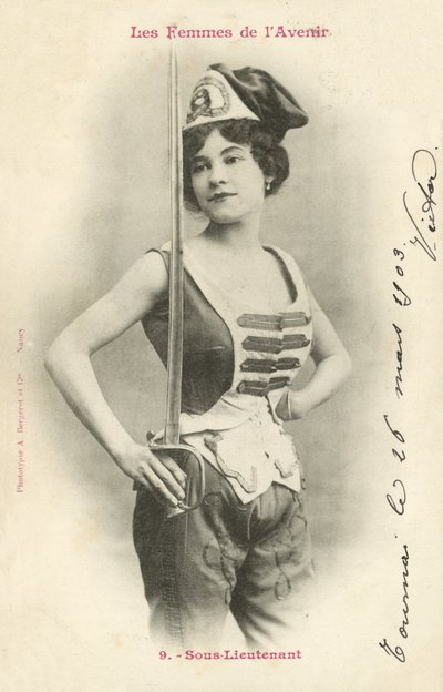 Sous-lieutenant, femme du futur - French Photographer