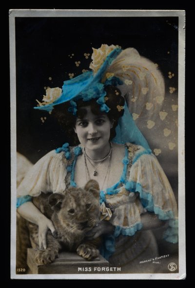 Dompteuse Miss Forgeth, vers 1910, carte postale, France, 20e siècle - French Photographer