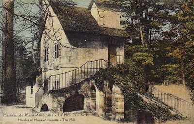 Le Moulin dans le Hameau de Marie-Antoinette à Versailles - French Photographer
