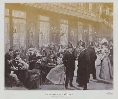 Spectateurs devant la Taverne Pousset à Paris après une représentation - French Photographer