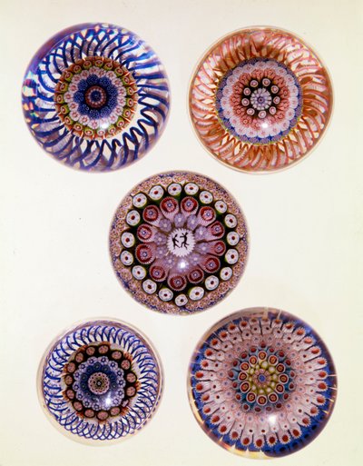 Un groupe de poids Millefiori concentriques de St. Louis - French School