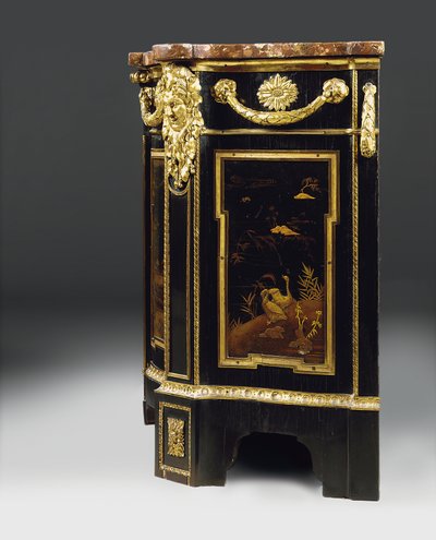 Une commode Louis XV tardive, c.1763-70 - French School