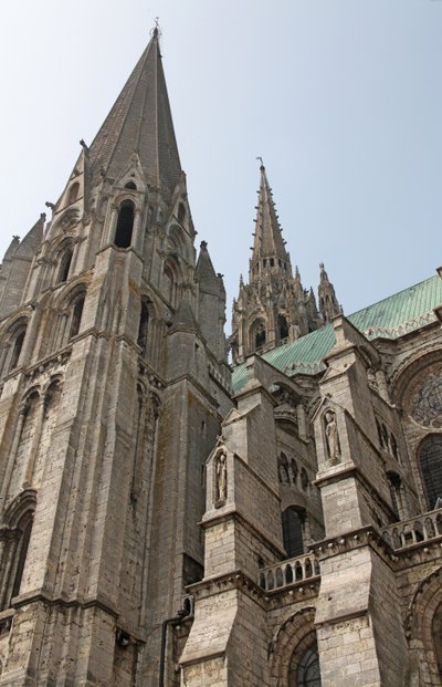 Vue de la tour sud avec la tour nord derrière - French School