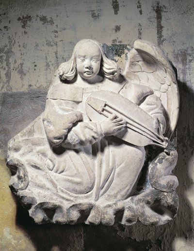 Ange musicien jouant d