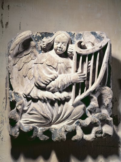 Ange musicien jouant de la harpe (bas-relief) - French School