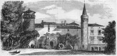 Architecture : vue du château de Saint-Point (XIIIe siècle), résidence d