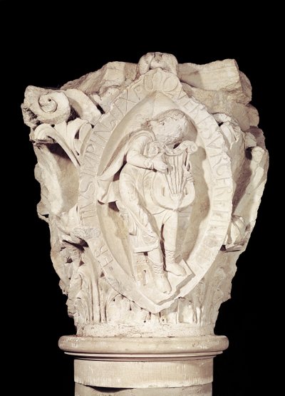 Chapiteau représentant la troisième clé du plain-chant avec un joueur de luth, c.1095 - French School