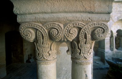 Chapiteaux sculptés du cloître - French School