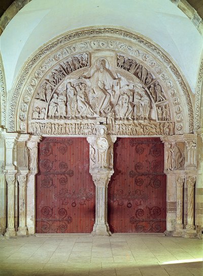 Portail central dans le narthex de l
