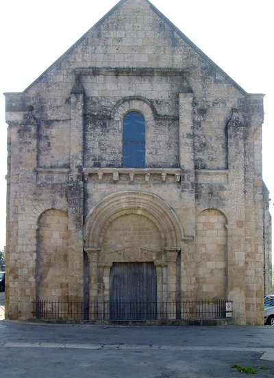 Église Saint-Pierre - French School