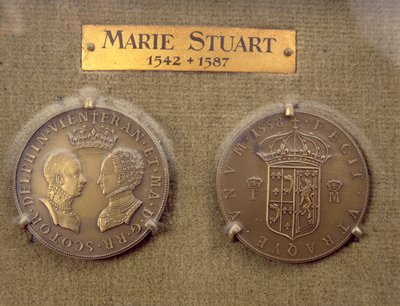 Pièce de monnaie frappée après le mariage de Marie Stuart (1542-87) et François II (1544-60) 1588 - French School