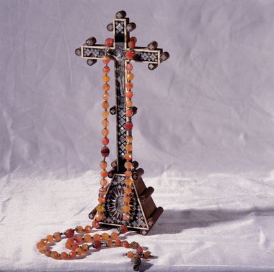Crucifix et chapelet ayant appartenu à Marie Stuart (1542-87) - French School
