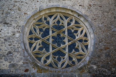 La rosace sur le mur est du transept sud - French School