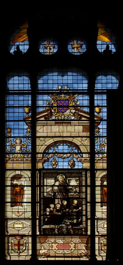 Fenêtre sud de la chapelle du Château de Chantilly - French School