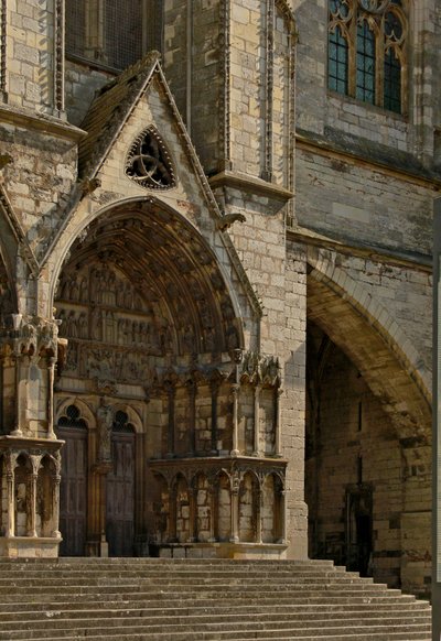 Porte sud sur la façade ouest - French School