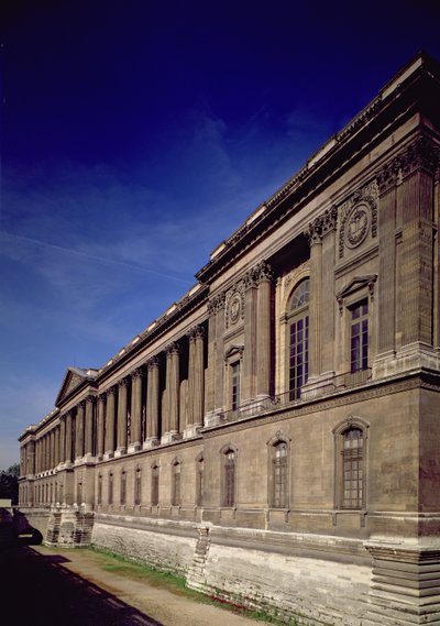 Façade est, entrée principale et colonnade conçues par Claude Perrault (1613-88) et autres, commencées en 1678, achevées par Jacques Germain Soufflot (1713-80) en 1774 - French School