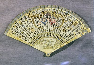 Éventail avec des cupidons - French School