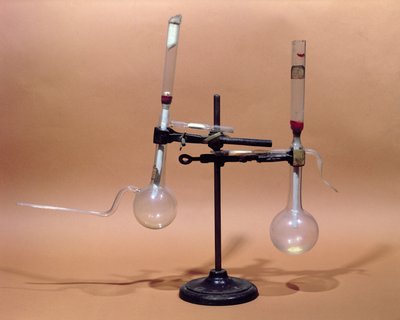 Premier tube filtrant conçu par Dr. Charles Chamberland (verre) - French School