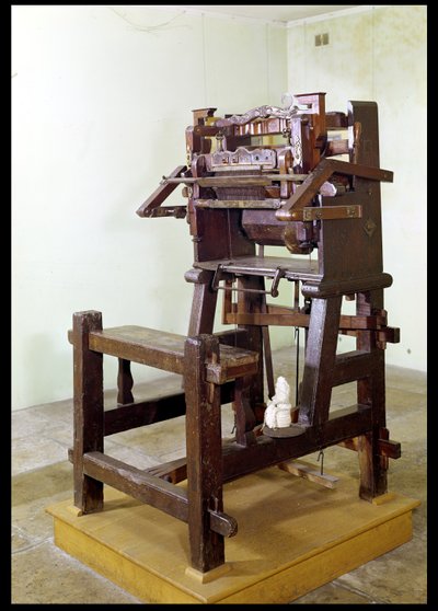 Premier métier à tisser des bas, 1750 (bois et métal) - French School
