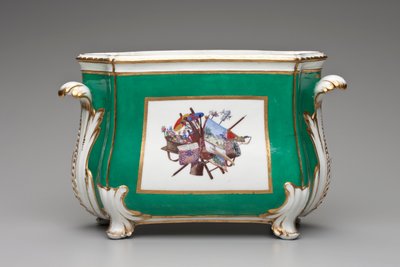 Vase à fleurs, Manufacture de porcelaine de Sèvres - French School