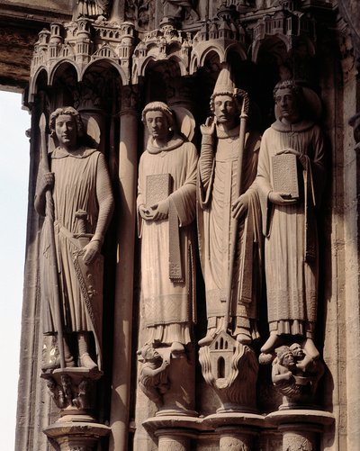 Art gothique : Figures de martyrs, à gauche Saint Théodore, un soldat romain - Baie du portail sud de la Basilique Notre-Dame de Chartres - French School
