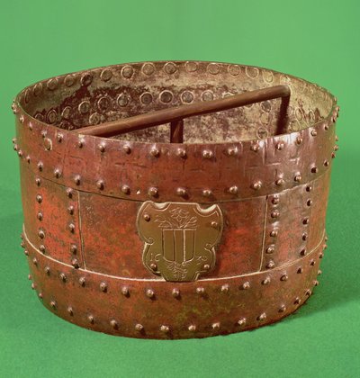 Mesure de grain avec les armoiries de Senlis, 1630 (cuivre) - French School
