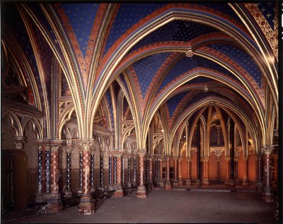 Vue intérieure de la chapelle basse de la Sainte-Chapelle (1245 - 1248) à Paris, France - French School
