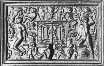 Serrure avec le monogramme d