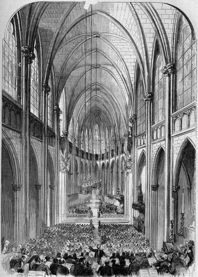 Architecture néogothique : vue intérieure de l