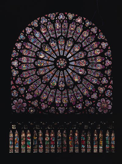 Rosace du transept nord représentant la Vierge et l