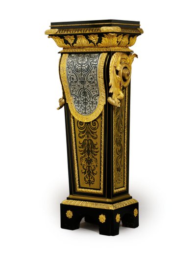 Un des deux piédestaux marquetés Louis XV, possiblement commandé par Claude-François Julliot, vers 1750-60 - French School
